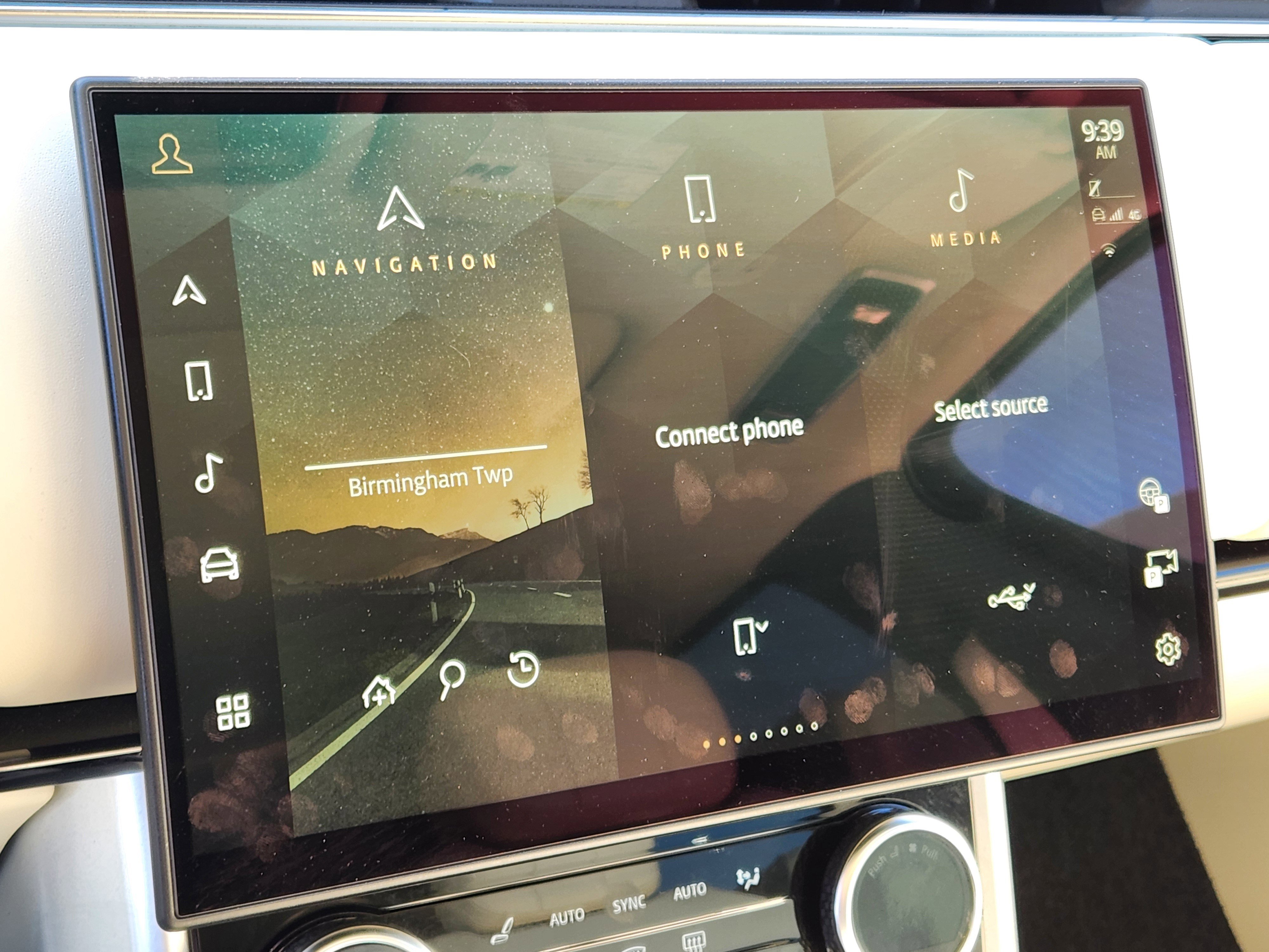 Certified 2023 Land Rover Range Rover SE AWD/4WD image 21