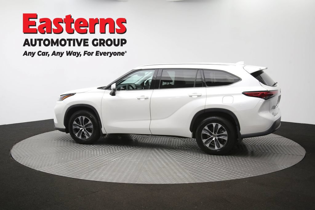 Used 2021 Toyota Highlander XLE AWD/4WD image 63