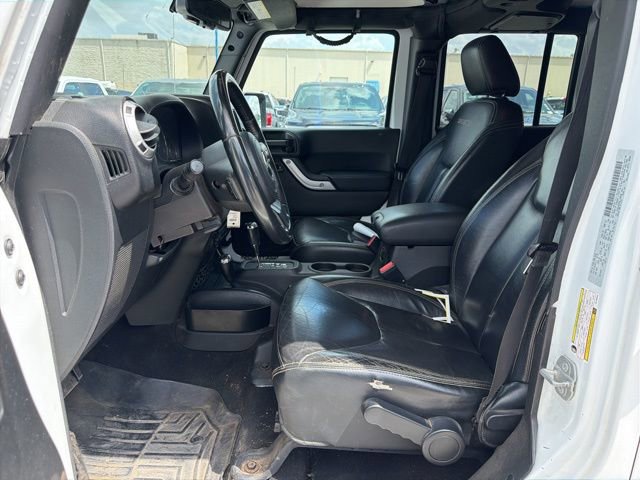 Used 2016 Jeep Wrangler Unlimited Sahara w/ Connectivity Group AWD/4WD image 22