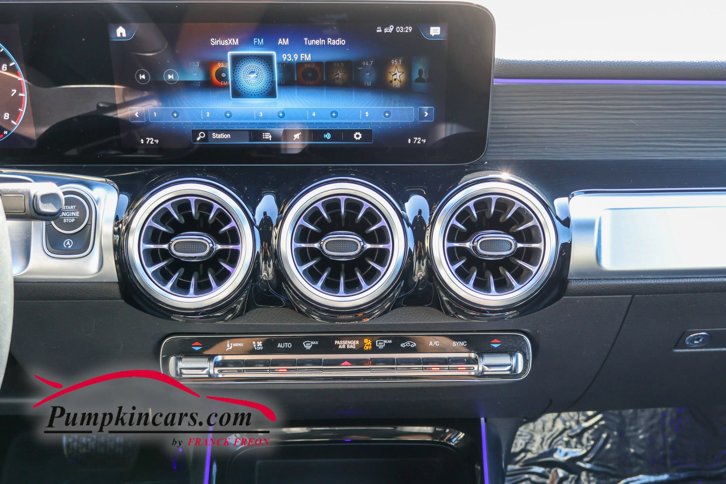 Used 2023 Mercedes-Benz GLB 250 4MATIC w/ Premium Package image 35