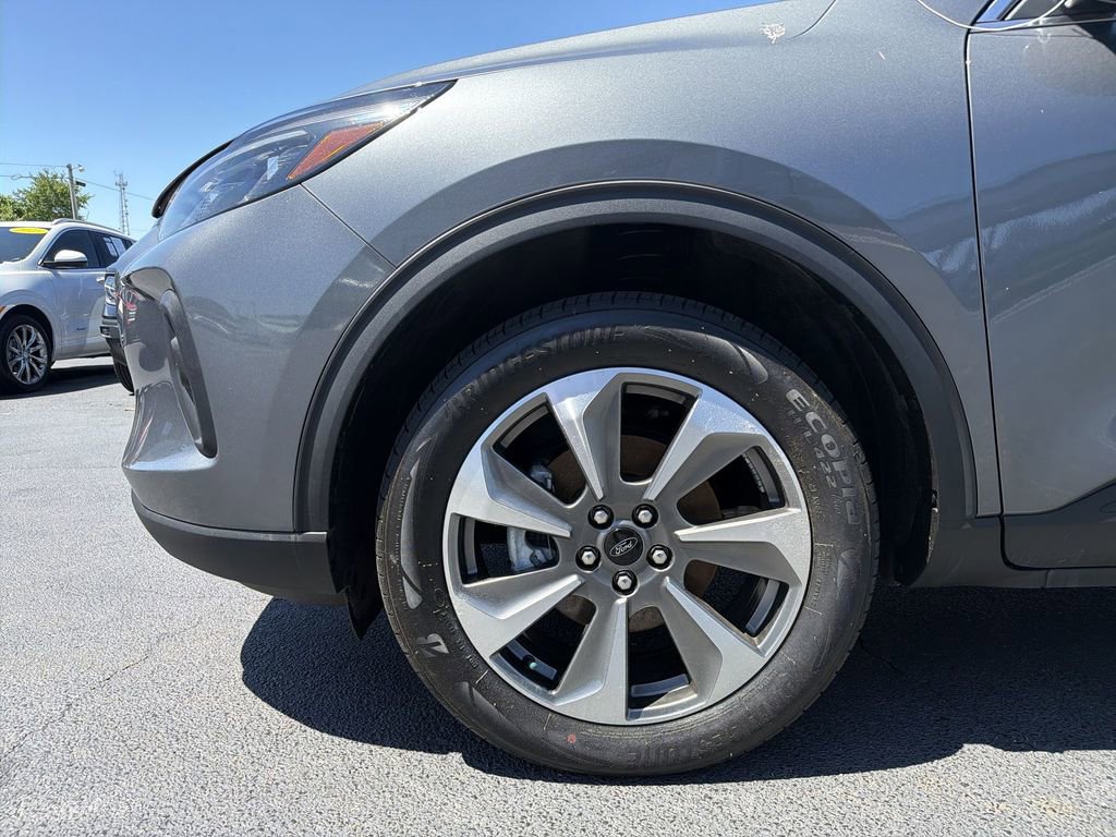 Used 2025 Ford Escape Platinum AWD/4WD image 16
