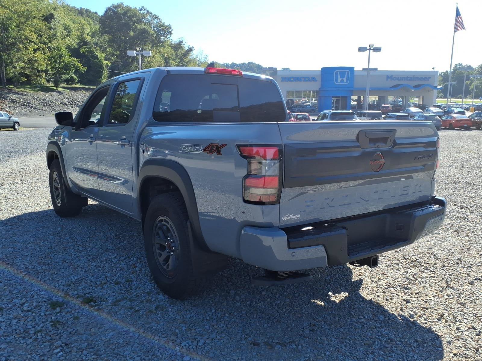 Used 2026 Nissan Frontier PRO-4X w/ Tow Package AWD/4WD image 7