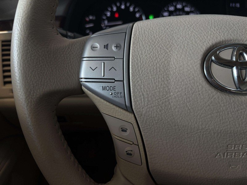 Used 2009 Toyota Avalon Limited FWD image 29