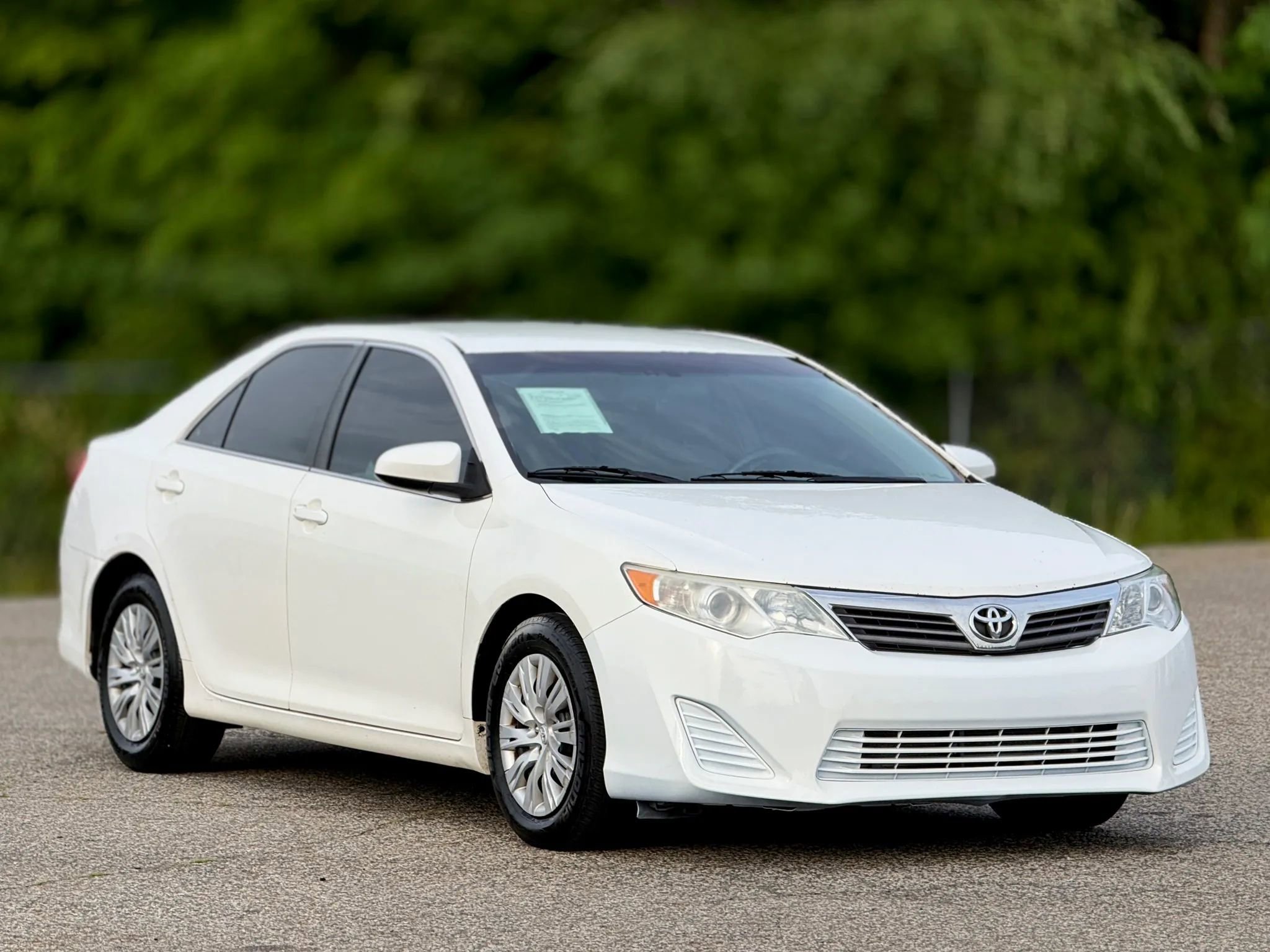 Used 2014 Toyota Camry L FWD image 1