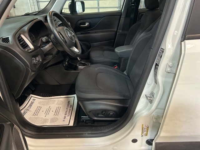 Used 2023 Jeep Renegade Latitude w/ Sun/Sound Group image 10