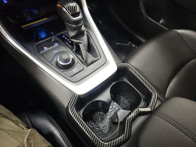 Used 2020 Toyota RAV4 Limited image 22