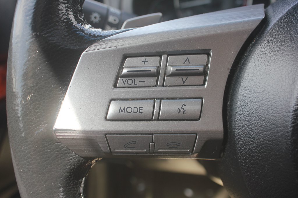 Used 2011 Subaru Outback 2.5i Limited AWD/4WD image 12