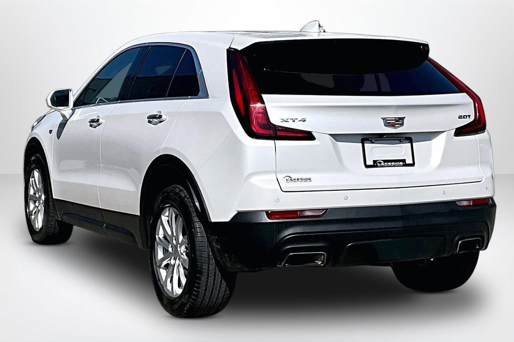 Used 2019 Cadillac XT4 Luxury w/ Trailering Package FWD image 4