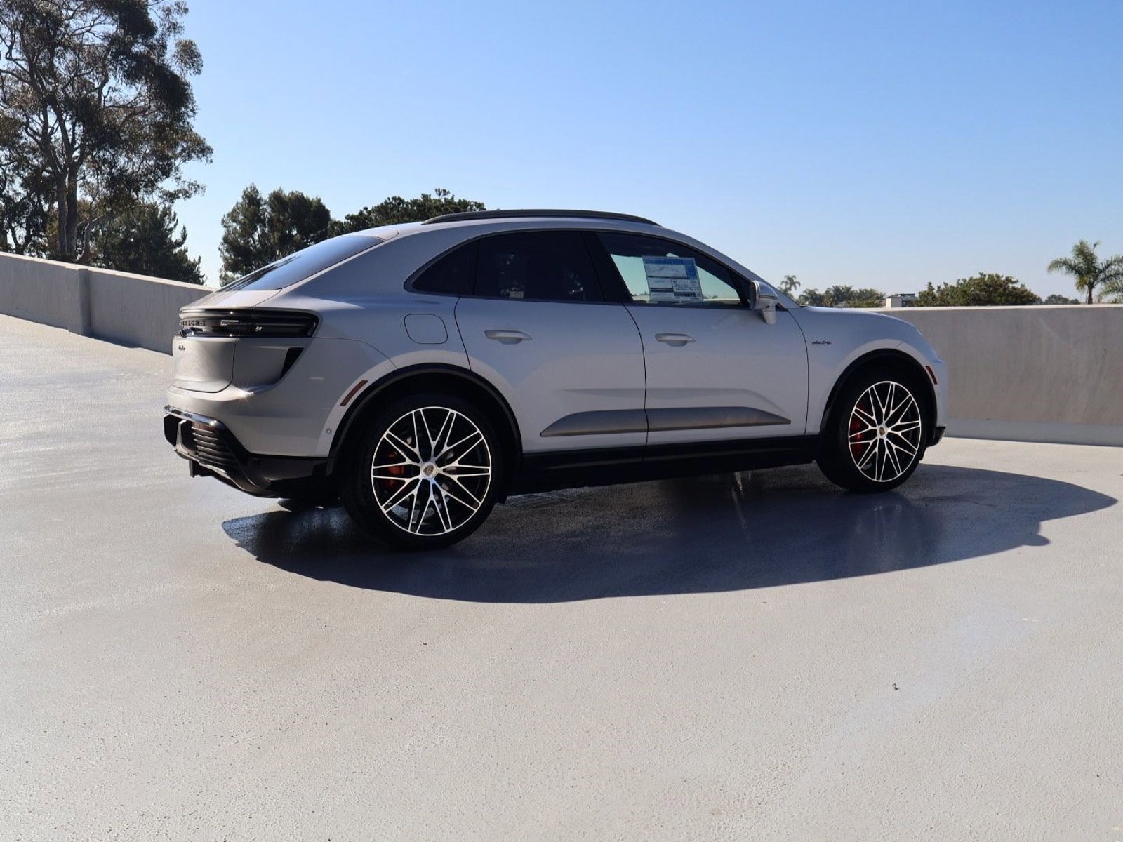 New 2026 Porsche Macan Turbo Electric AWD/4WD image 8