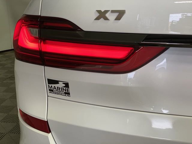 Used 2022 BMW X7 M50i w/ Dynamic Handling Package image 39