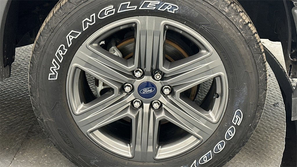 Used 2020 Ford F150 XLT w/ Equipment Group 302A Luxury image 19