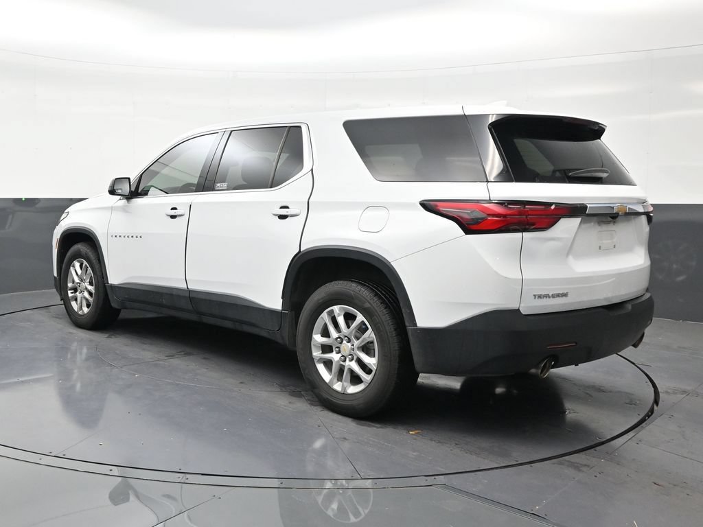 Used 2023 Chevrolet Traverse LS FWD image 3