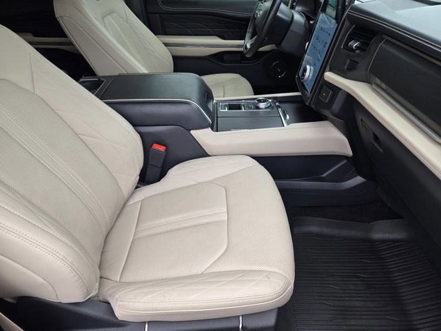 Certified 2023 Ford Expedition Max Platinum RWD image 14