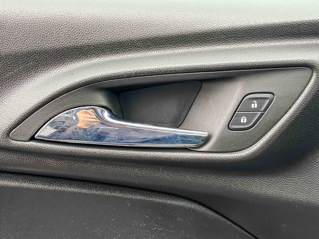 Used 2024 Chevrolet Trax LS image 41