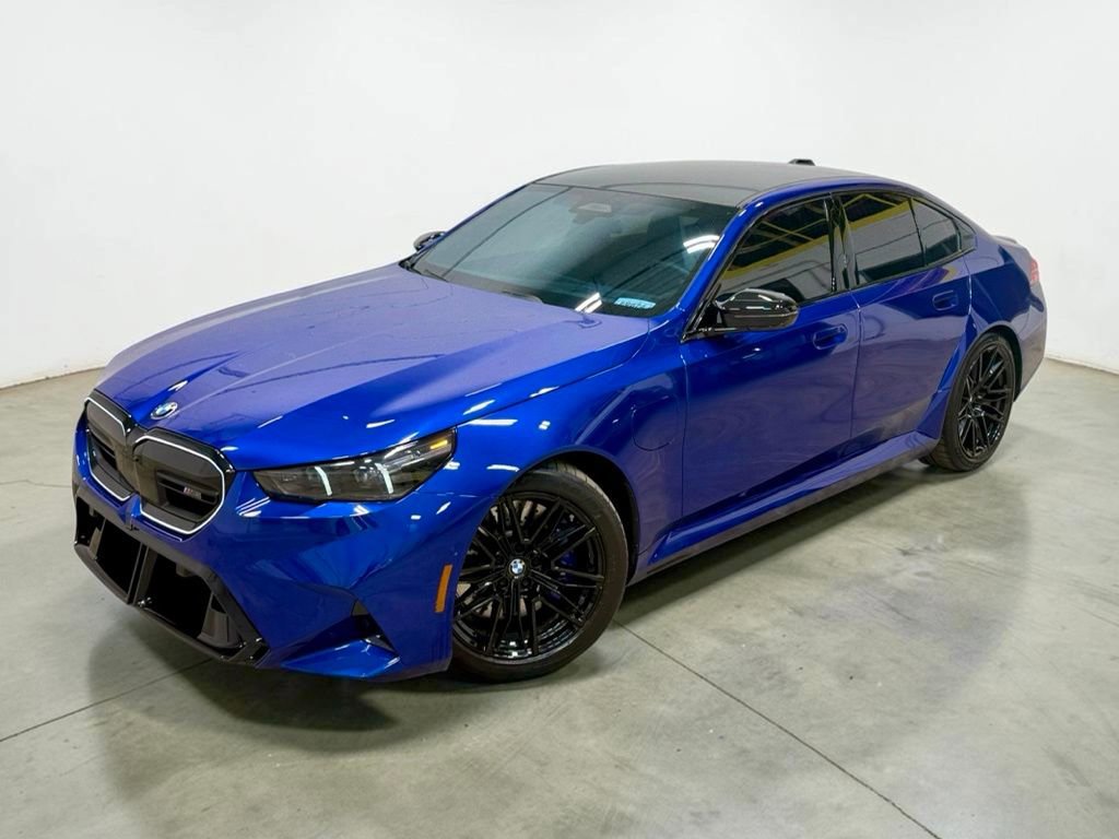Used 2025 BMW M5 w/ Executive Package AWD/4WD image 3