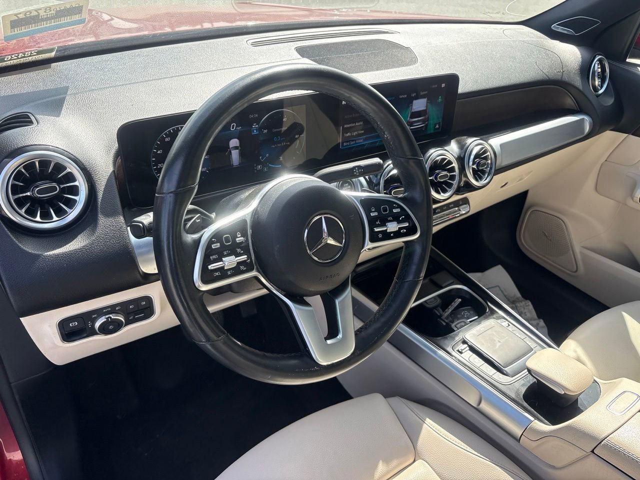 Used 2023 Mercedes-Benz GLB 250 4MATIC image 4