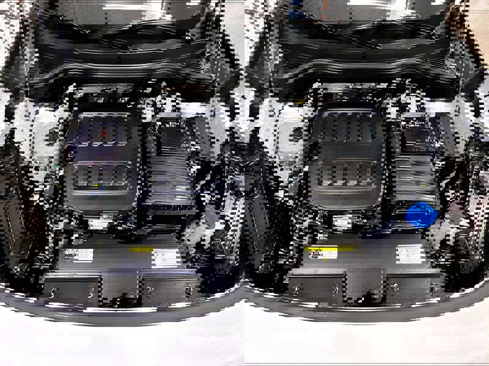 Used 2025 Volkswagen Tiguan SE image 13