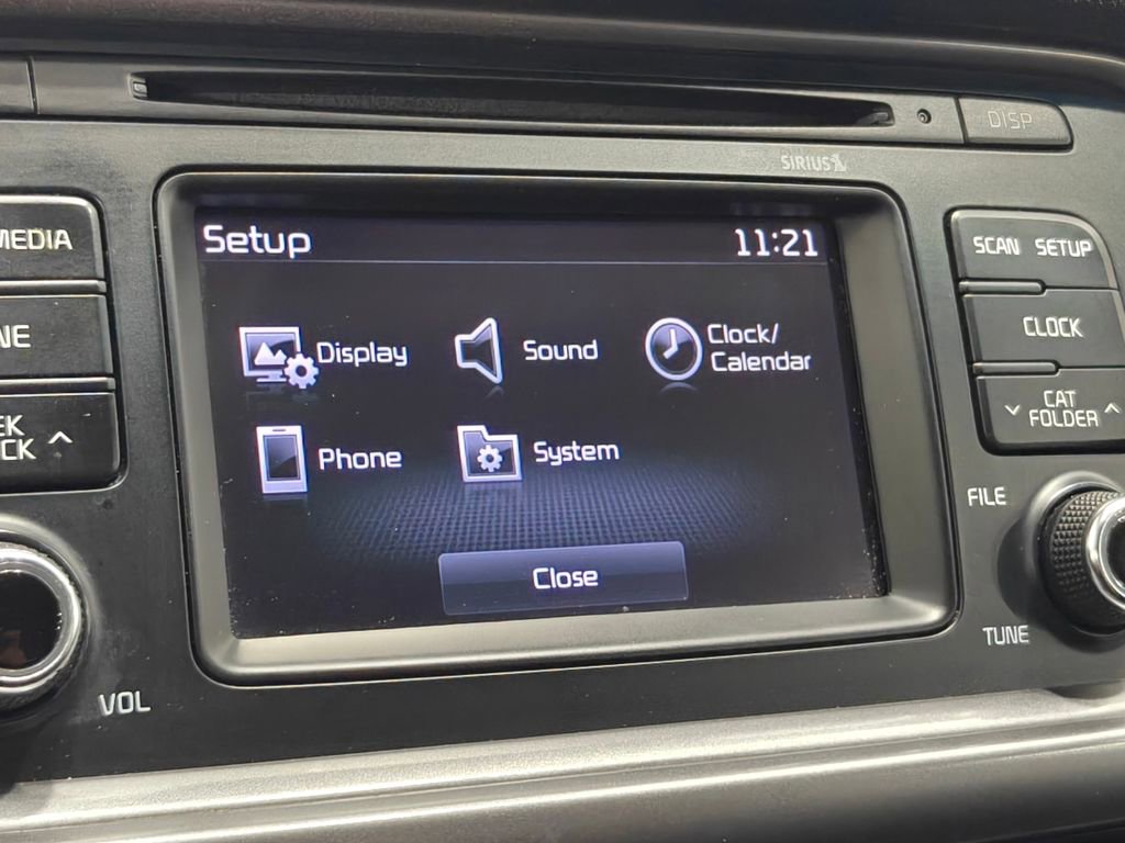 Used 2017 Kia Optima LX FWD image 9