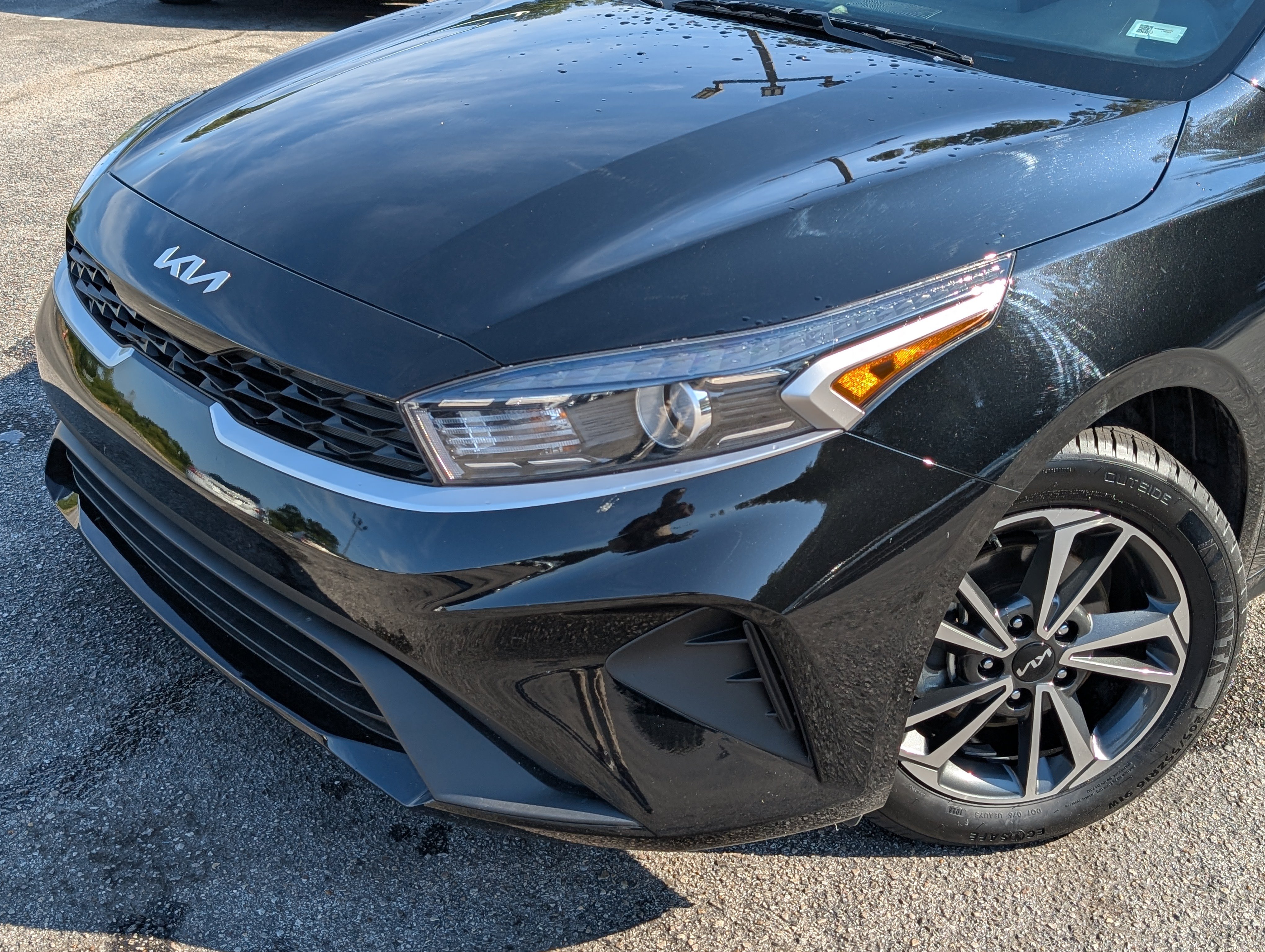 Used 2024 Kia Forte LXS w/ LXS Technology Package FWD image 13