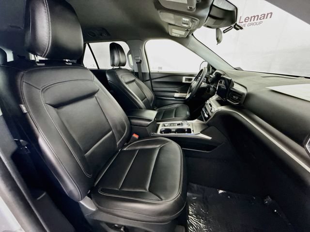 Used 2022 Ford Explorer XLT w/ Equipment Group 202A AWD/4WD image 29