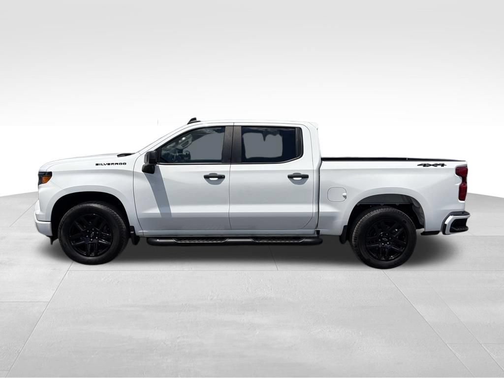 Used 2024 Chevrolet Silverado 1500 Custom w/ Dark Appearance Package AWD/4WD image 12