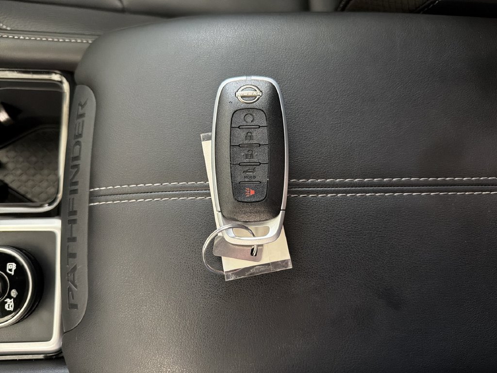 Certified 2025 Nissan Pathfinder SL AWD/4WD image 35