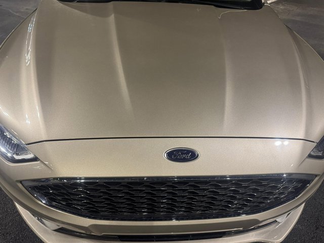 Used 2017 Ford Fusion Platinum image 3