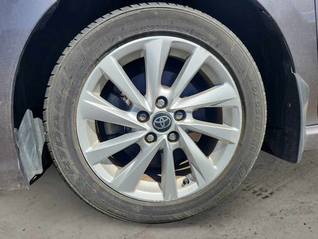 Used 2022 Toyota Camry SE FWD image 9