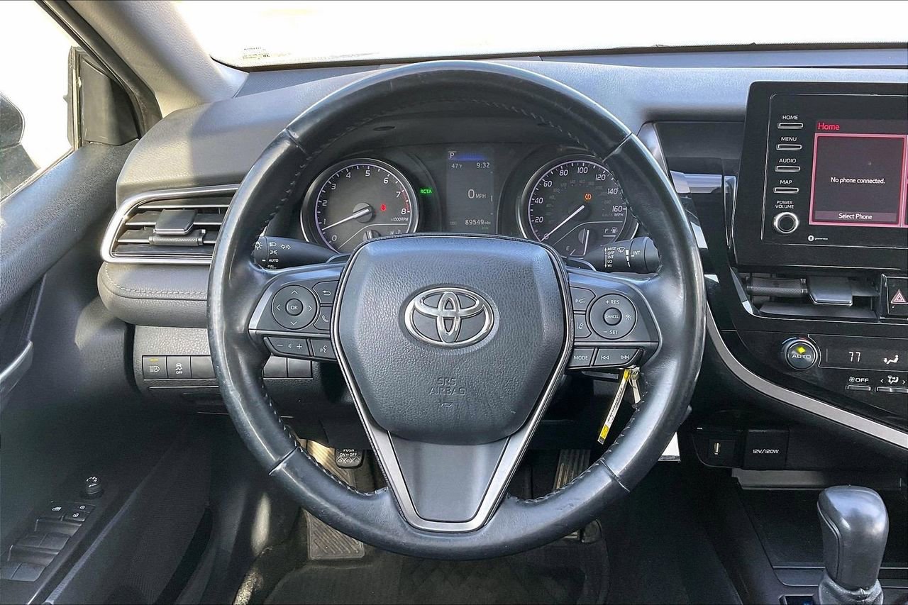 Used 2021 Toyota Camry SE image 10