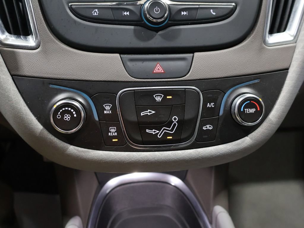 Used 2017 Chevrolet Malibu LT image 28