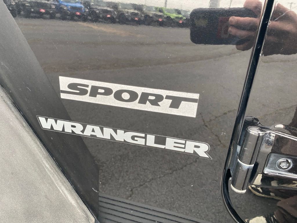 Used 2016 Jeep Wrangler Sport w/ Quick Order Package 24S AWD/4WD image 28