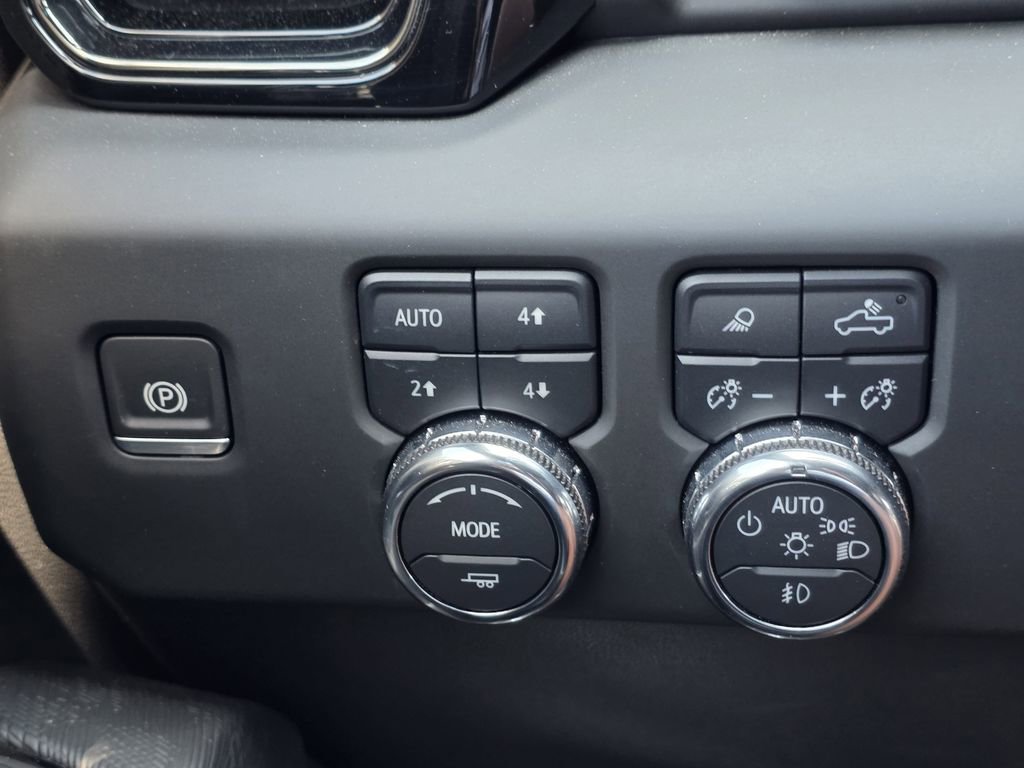 Used 2025 GMC Sierra 1500 AT4X AWD/4WD image 30