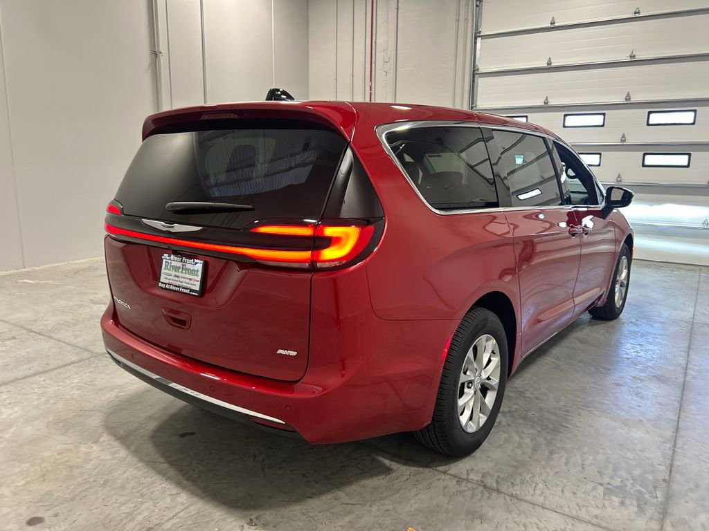 New 2026 Chrysler Pacifica Select AWD/4WD image 6