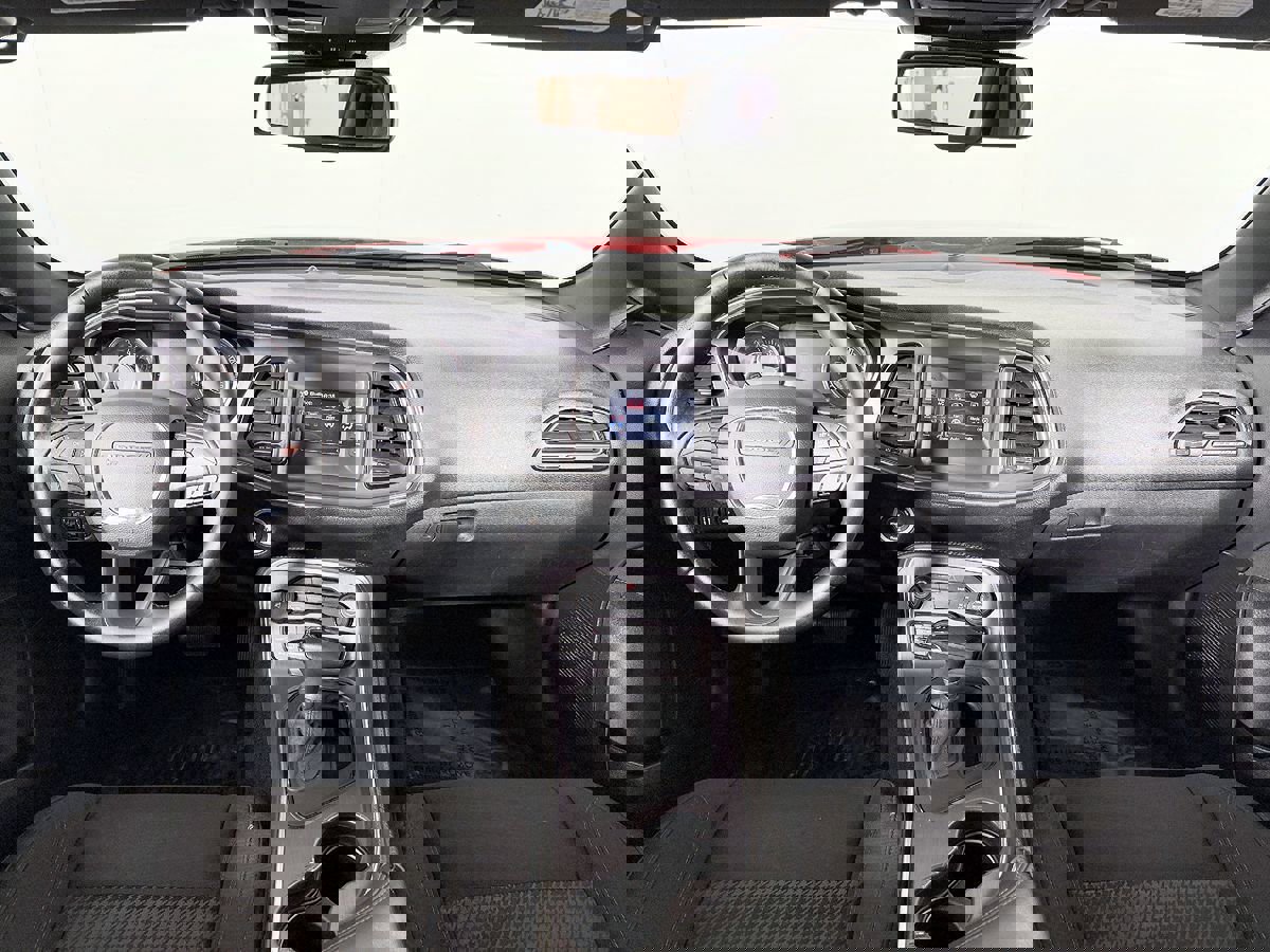 Used 2015 Dodge Challenger SXT w/ Driver Convenience Group RWD image 39