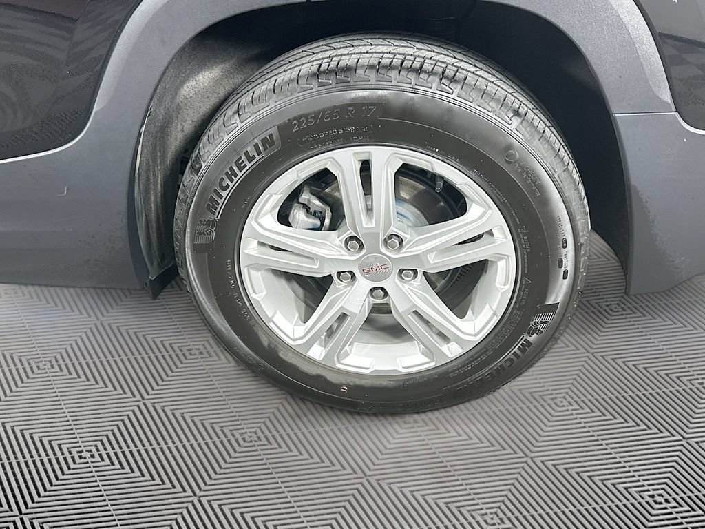 Used 2024 GMC Terrain SLE FWD image 37
