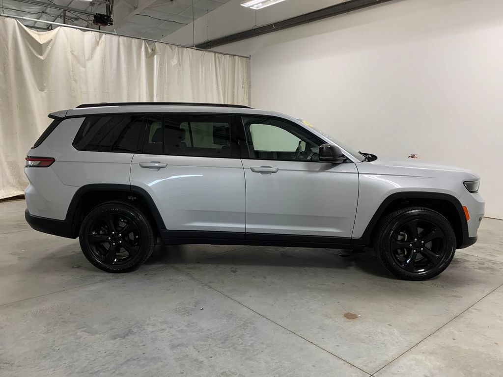 Used 2023 Jeep Grand Cherokee L Laredo AWD/4WD image 29