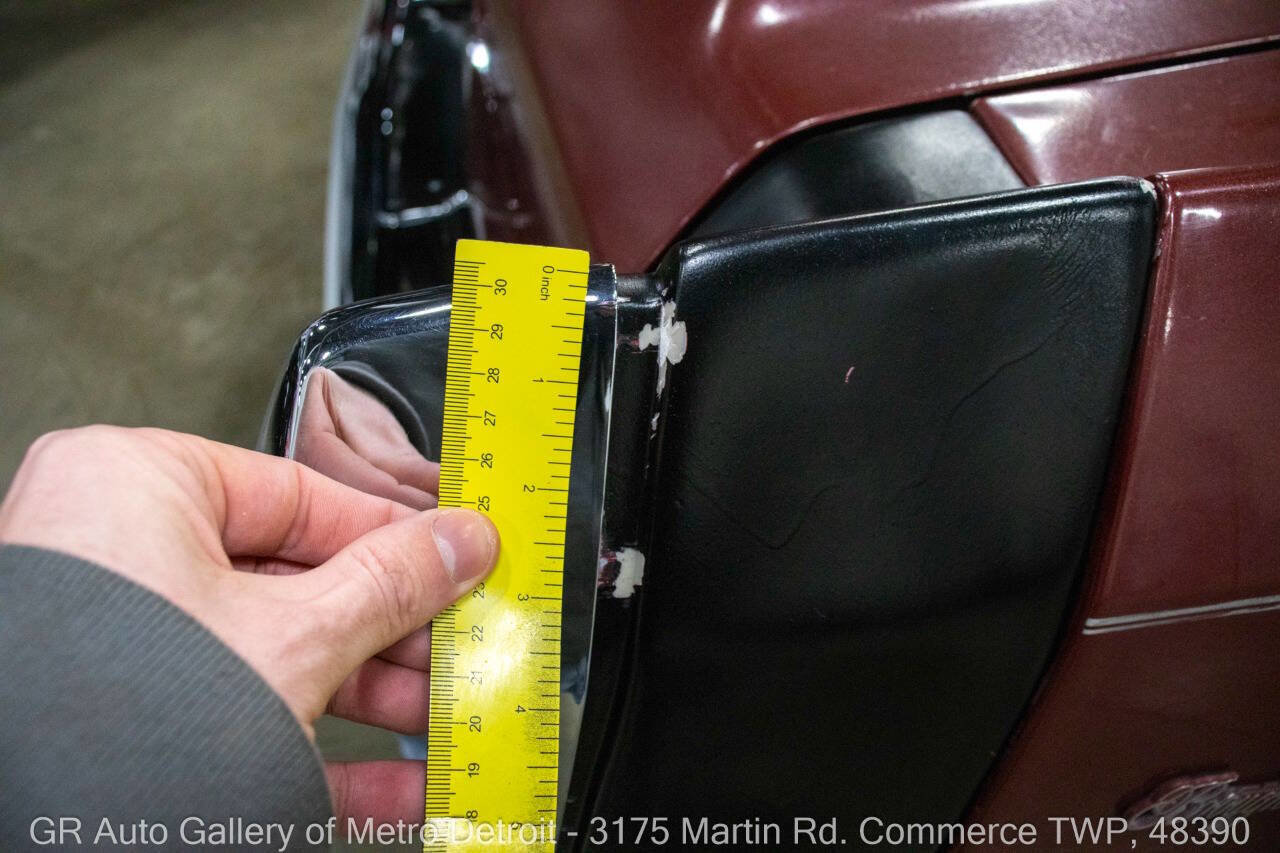 Used 1990 Cadillac Brougham image 33