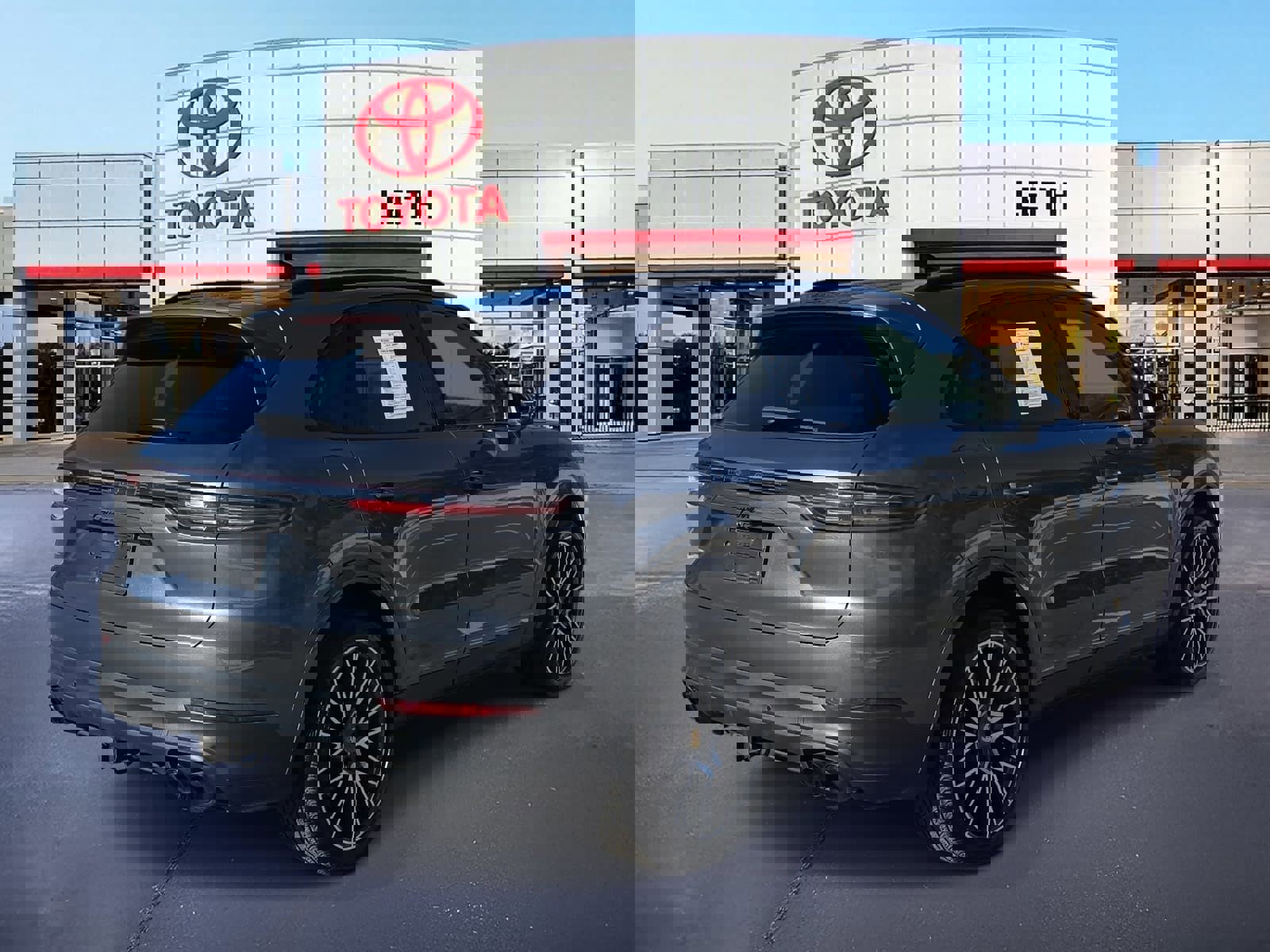 Used 2020 Porsche Cayenne image 5