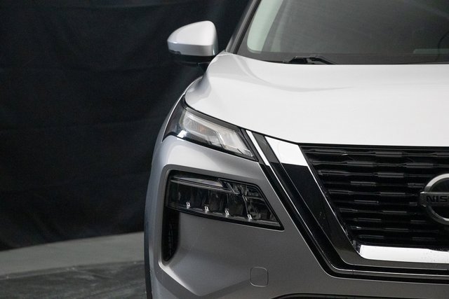 Used 2022 Nissan Rogue SV image 5