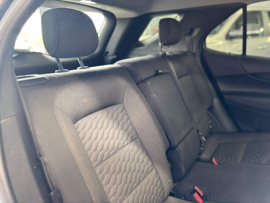 Used 2019 Chevrolet Equinox LT w/ Driver Convenience Package FWD image 9