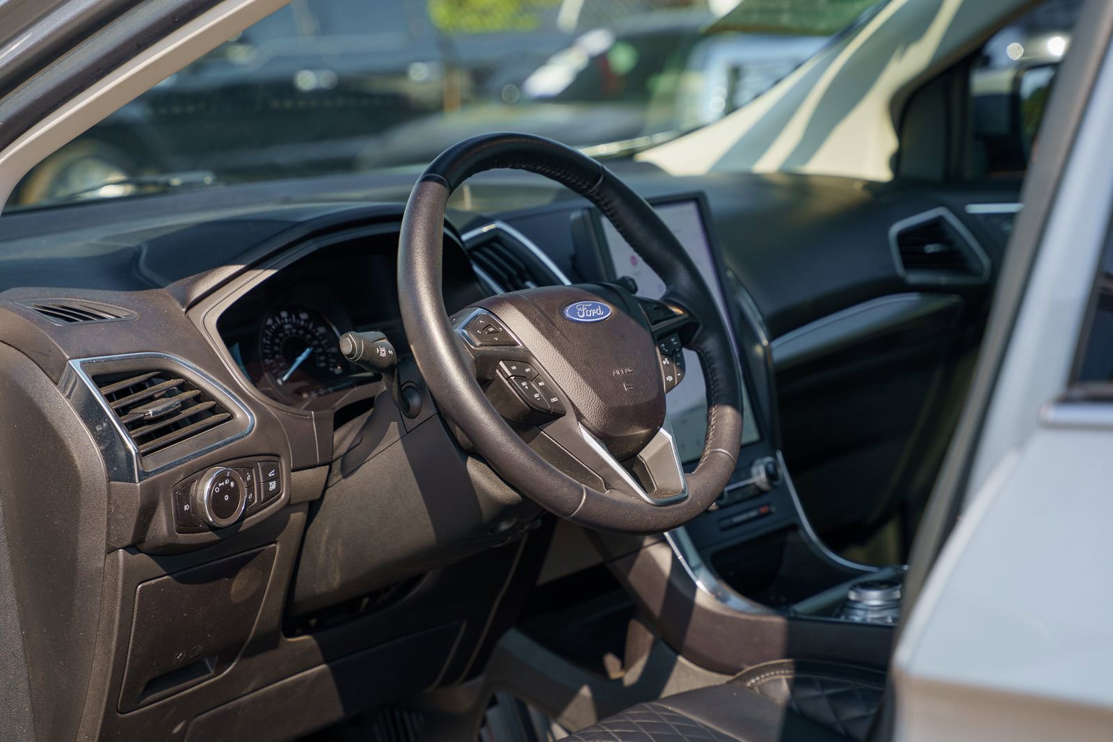Used 2023 Ford Edge Titanium AWD/4WD image 18