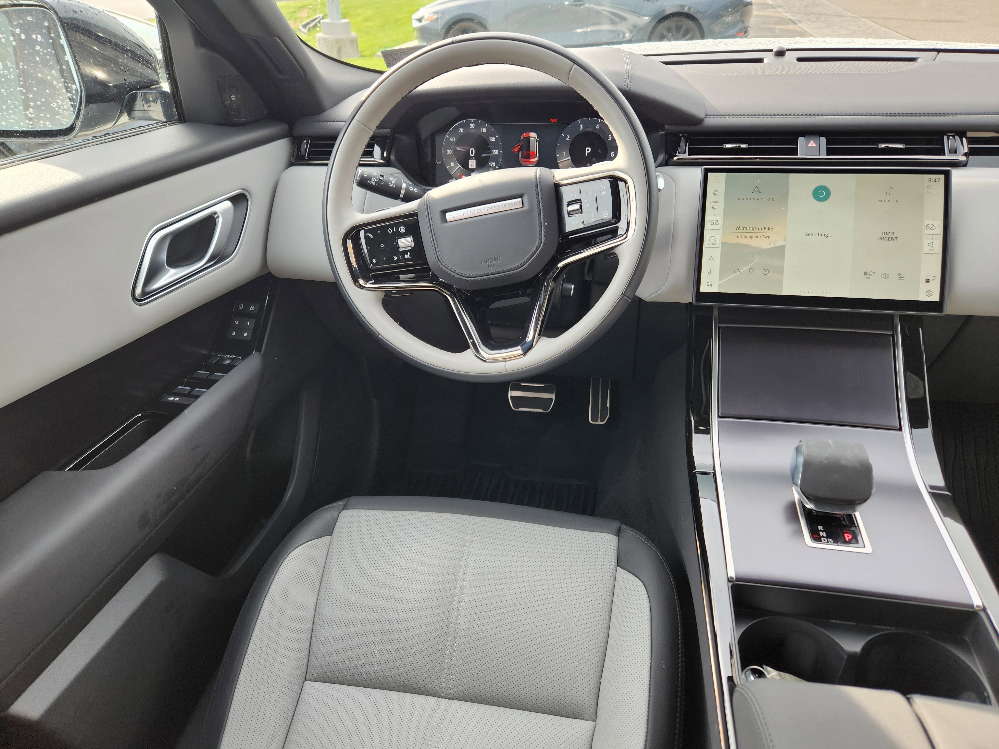 Certified 2026 Land Rover Range Rover Velar Dynamic SE AWD/4WD image 13