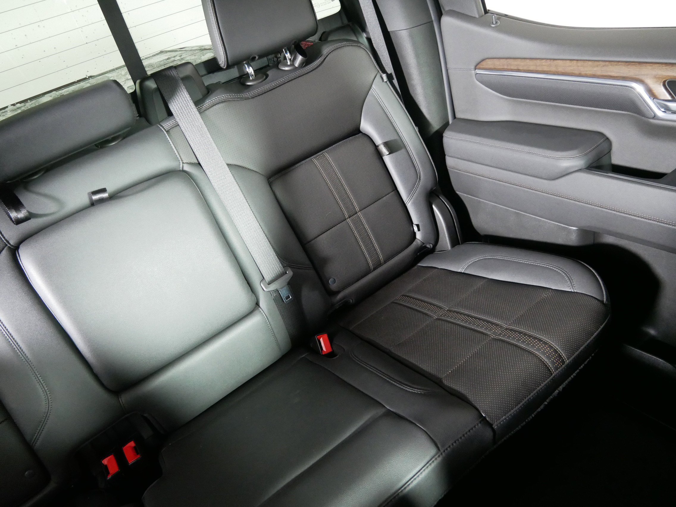 Used 2023 Chevrolet Silverado 1500 High Country w/ Technology Package image 14