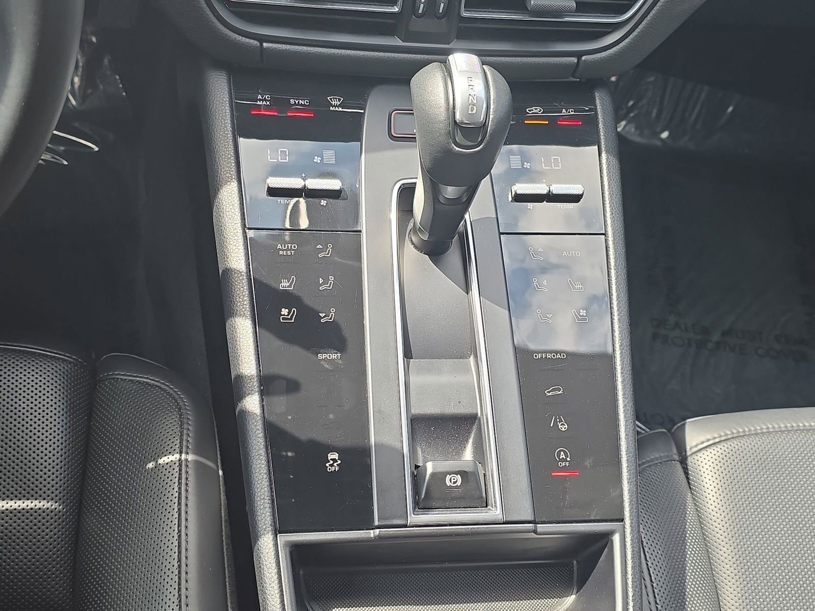 Certified 2022 Porsche Macan image 17