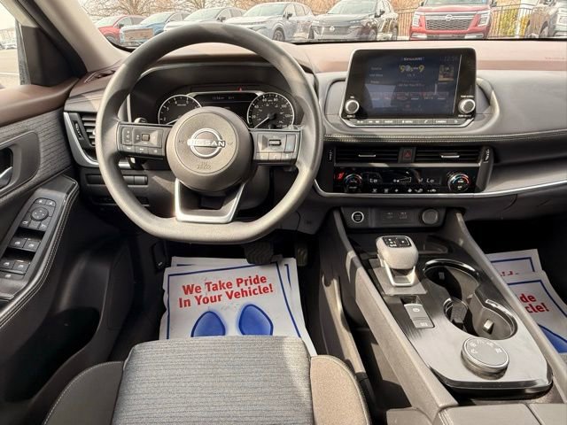 Certified 2023 Nissan Rogue SV image 22