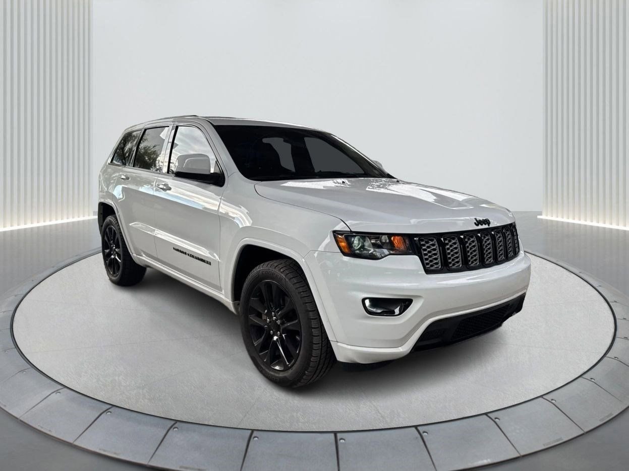 Used 2021 Jeep Grand Cherokee Laredo X image 3