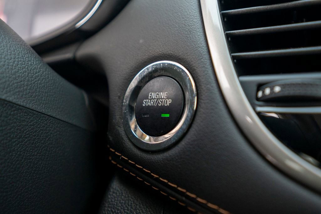 Certified 2021 Chevrolet Trax LT w/ Driver Confidence Package image 31