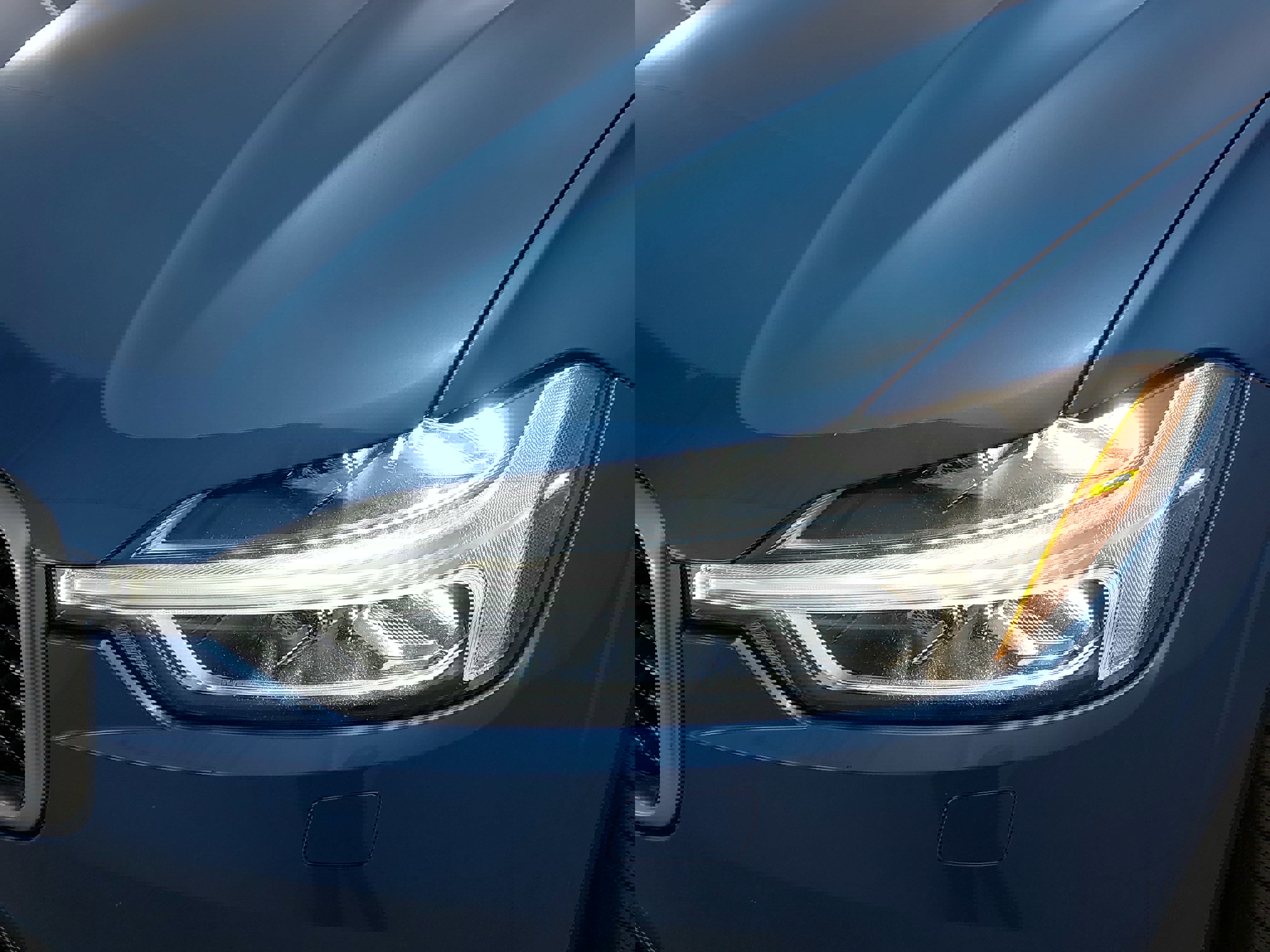 Used 2019 Volvo XC60 T6 R-Design w/ Protection Package Premier image 33