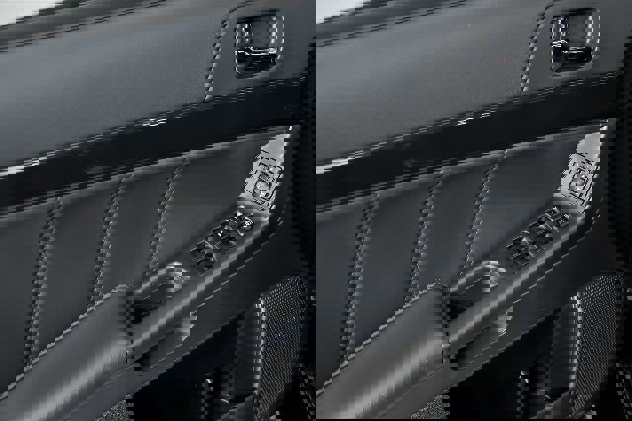 Used 2015 Mitsubishi Lancer Evolution GSR image 18