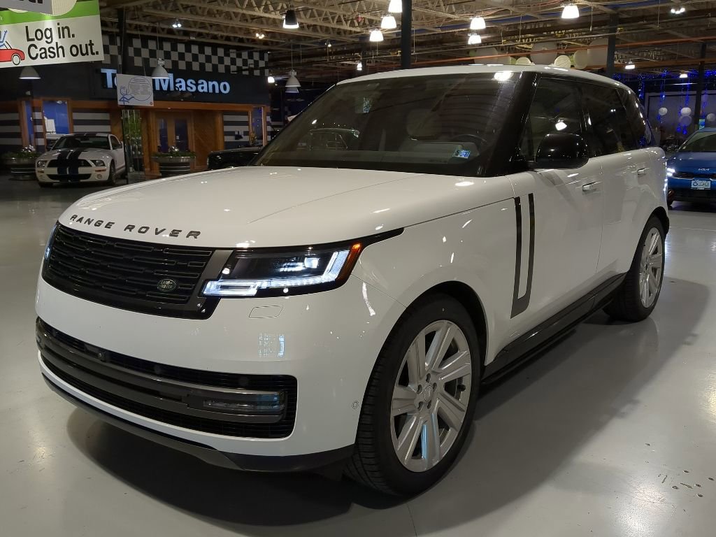 Used 2023 Land Rover Range Rover SE AWD/4WD video 1
